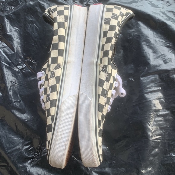 Vans - Picture 3 of 8